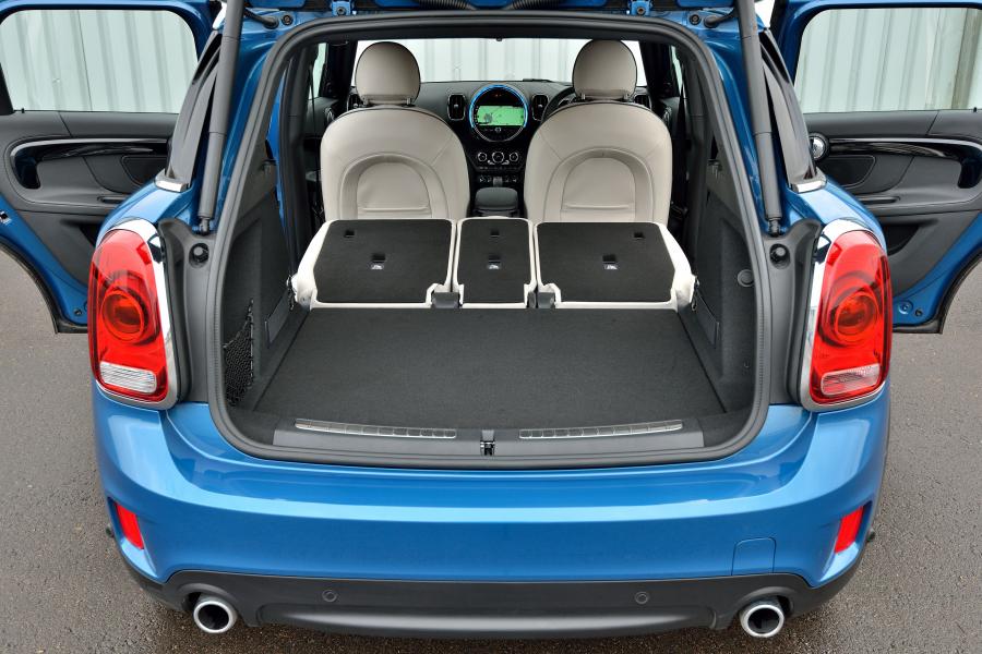 Багажник Mini Cooper S Countryman ALL4 2017 года  (UK) (фото 8 из 37)